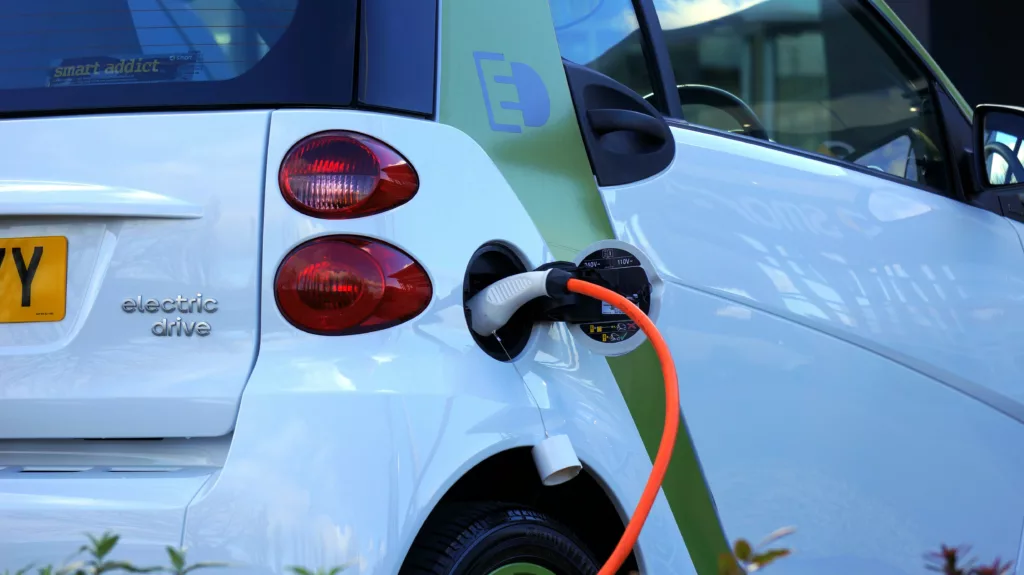 Electric cars play a crucial role in promoting sustainability by significantly reducing greenhouse gas emissions and dependence on fossil fuels.