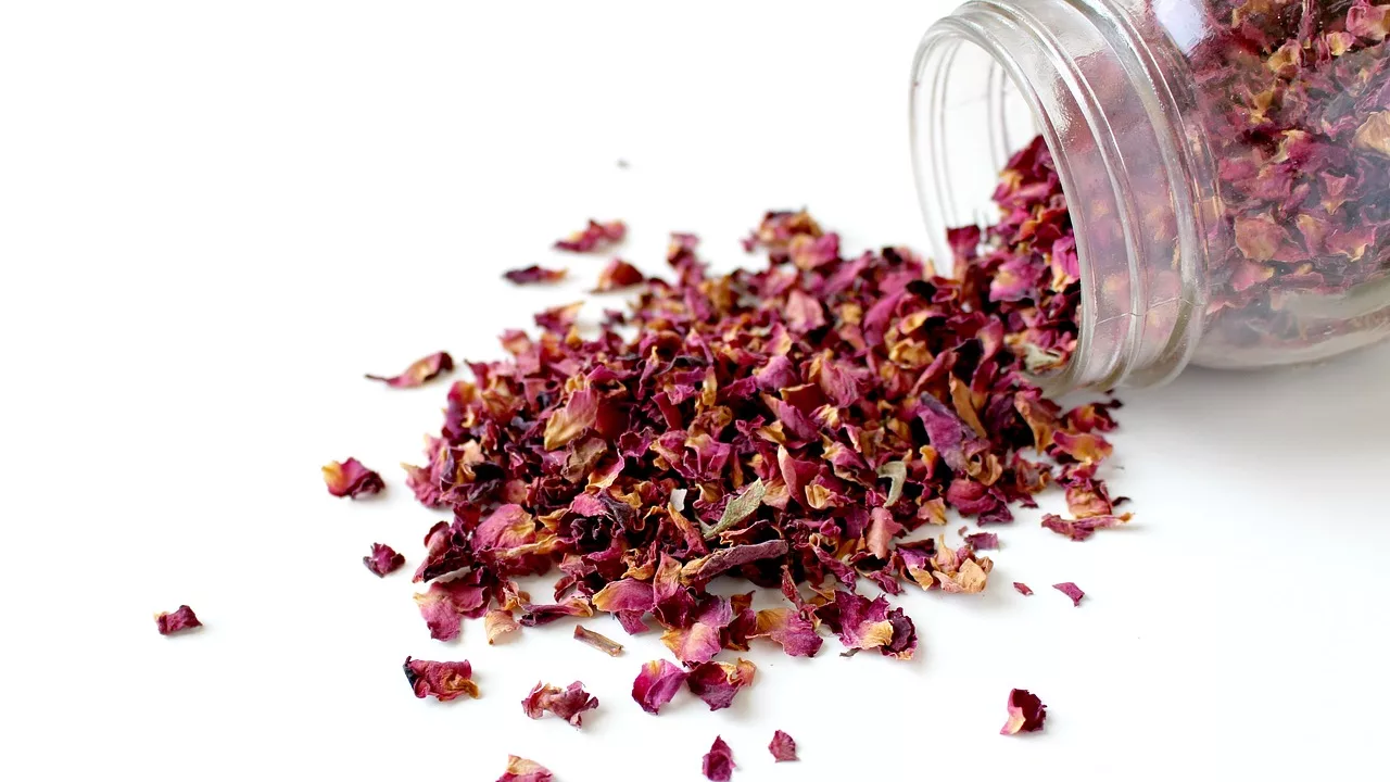 Ways to Use Dried Rose Petals