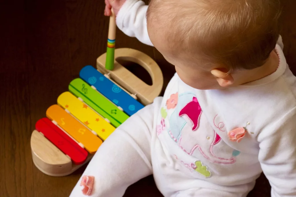 Montessori toys for your 1-year-old's development